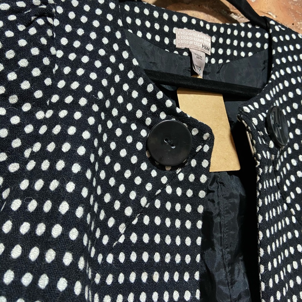 Cute Woman’s Polka Dot Shrug - Picture 2 of 3